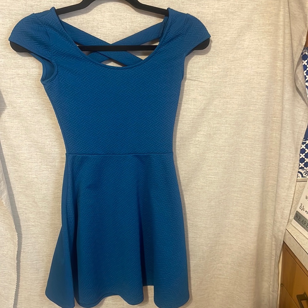 Women’s extra small good for an Easter dress